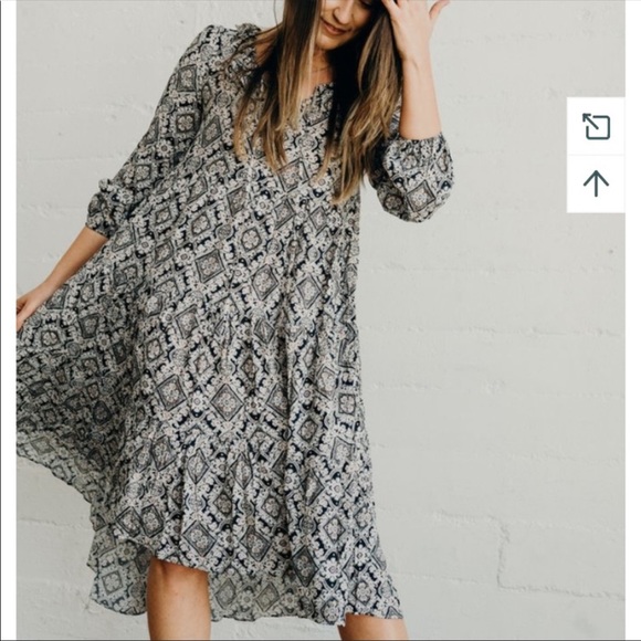 Carly Jean Los Angeles Noel Dress - Picture 3 of 13